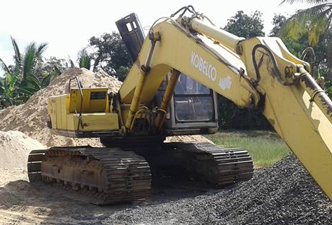 **880,000 บ.ต่อรอง/// แบคโฮ KOBELCO MARK-3 SK200 เก๋งเทาแท้ ไฟฟ้าครบ มีเล่มทะเบียน เดิมมบาง มือเดียวป้ายแดงจาก อริยะฯ **ขาย KOBELCO SK200 MARK  เก๋งเทาแท้ สภาพดี เดิมบาง ไฟครบ มีเล่มทะเบียน พร้อมใช้งาน HYD.EXCAVATOR KOBELCO MARK-3 SK200 S/N.YN-17xxx เก๋งเ
