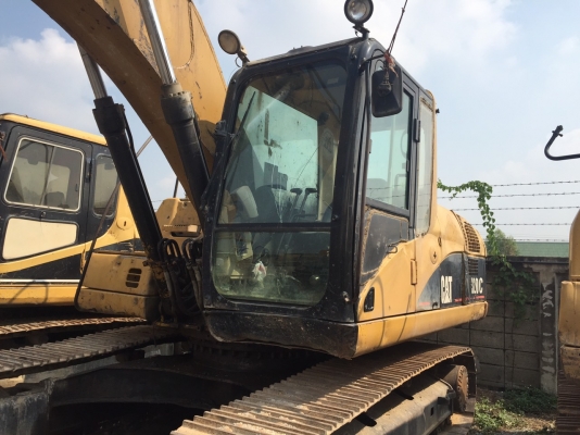 ขายรถแบคโฮ CAT 320C มี 5 คัน ราคาคันละ 1,150,000 บาท CAT320B มี 1 คัน ราคา 1,000,000 บาท  CAT320 v2 มี 7 คันให้เลือก ราคา 950,000 บาท เล่มทะเบียน หรืออะไหล่