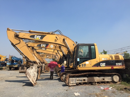 ขายรถแบคโฮ CAT 320C มี 5 คัน ราคาคันละ 1,150,000 บาท CAT320B มี 1 คัน ราคา 1,000,000 บาท  CAT320 v2 มี 7 คันให้เลือก ราคา 950,000 บาท เล่มทะเบียน หรืออะไหล่