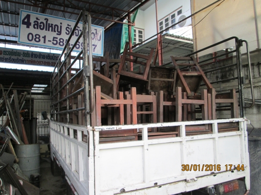 โต๊ะ  เก้าอี้  นักเรียน   รุ่นเก่าโบราณ   สนใจ มี 30 ชุดครับ