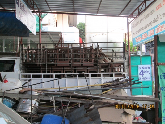 โต๊ะ  เก้าอี้  นักเรียน   รุ่นเก่าโบราณ   สนใจ มี 30 ชุดครับ