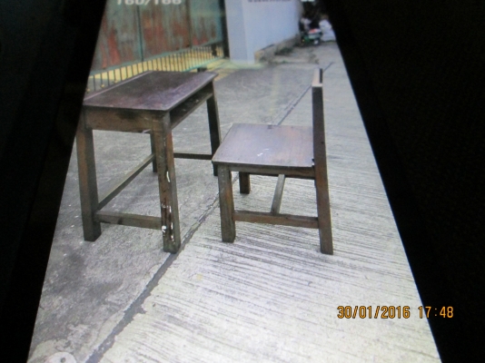 โต๊ะ  เก้าอี้  นักเรียน   รุ่นเก่าโบราณ   สนใจ มี 30 ชุดครับ
