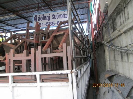 โต๊ะ  เก้าอี้  นักเรียน   รุ่นเก่าโบราณ   สนใจ มี 30 ชุดครับ