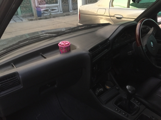 BMW E30 318i 4ประตู เดิมๆทั้งคัน รับไปดูแลไม่มีผิดหวัง BMW E30 318i 4ประตู เดิมๆทั้งคัน รับไปดูแลไม่มีผิดหวัง