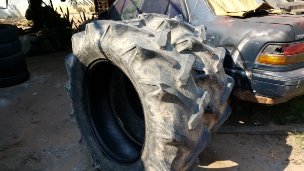 ยางถอด L4708 OTANI 13.6-26ครับ