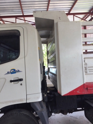 ขายรถ6ล้อดั้มพ์ HINO FC4JERA เครื่อง 175แรงม้า ปี49 วิ่ง 2หมื่นว่ากิโล สนใจโทร 081-970-1072