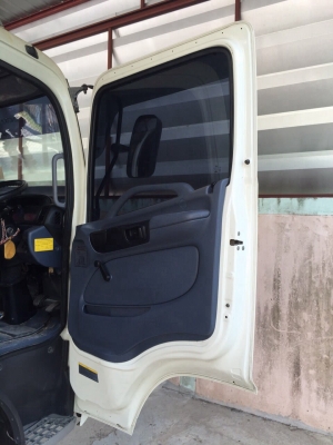 ขายรถ6ล้อดั้มพ์ HINO FC4JERA เครื่อง 175แรงม้า ปี49 วิ่ง 2หมื่นว่ากิโล สนใจโทร 081-970-1072