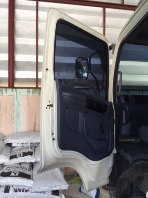 ขายรถ6ล้อดั้มพ์ HINO FC4JERA เครื่อง 175แรงม้า ปี49 วิ่ง 2หมื่นว่ากิโล สนใจโทร 081-970-1072