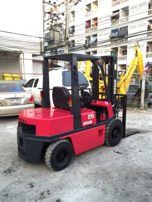ขายรถยกโฟร์คลิฟท์ยี่ห้อ NISSAN 2.5 ตัน ดีเซล ขายรถยกโฟร์คลิฟท์ยี่ห้อ NISSAN 2.5 ตัน ดีเซล