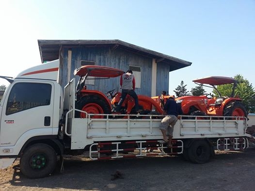 คูโบต้า L4708 4 WD พร้อมใบมีดตราช้าง สภาพดีมาก สีเดิมๆจากโรงงาน