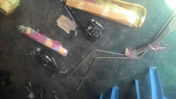 ของใหม่ใบมีดดันหน้ารถไถ35แรง ของใหม่ใบมีดดันหน้ารถไถ35แรง