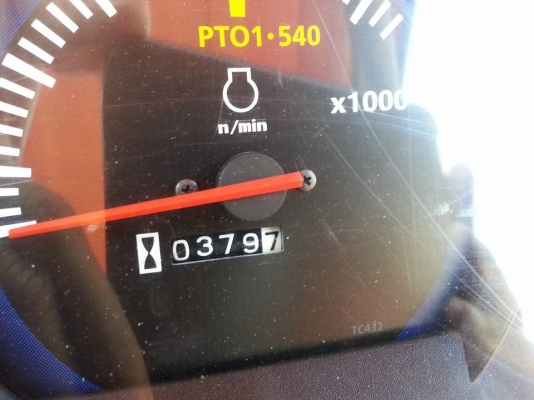 คูโบต้า L4708 4 WD พร้อมใบมีดตราช้าง ทำงาน 379 ชั่วโมง ปี 2557