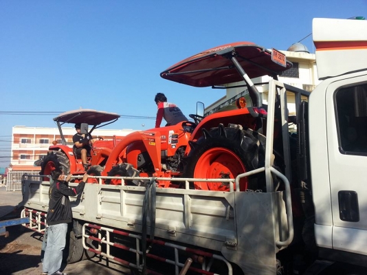 คูโบต้า L4708 4 WD พร้อมใบมีดตราช้าง ทำงาน 379 ชั่วโมง ปี 2557