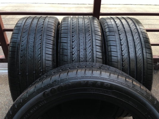 ยาง Goodyear 215 45 17 สิ้นปี14 เนื้อนิ่มๆ ดอกเต็ม ไม่มีปะ ใช้กันยาว ราคาไม่แพง