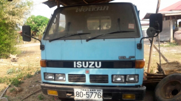 ขาย รถบรรทุก 4 ล้อ ISUZU NKR55E จดทะเบียนปี 43 เครื่อง 4JB1 88 แรงม้า คัสซีสวยตลอดเส้น เกียร์ยาว ดั้มหัวได้ ทะเบียนครบพร้อมโอน