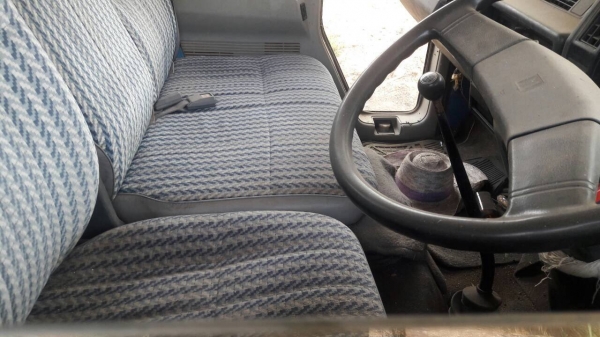 ขาย รถบรรทุก 4 ล้อ ISUZU NKR55E จดทะเบียนปี 43 เครื่อง 4JB1 88 แรงม้า คัสซีสวยตลอดเส้น เกียร์ยาว ดั้มหัวได้ ทะเบียนครบพร้อมโอน