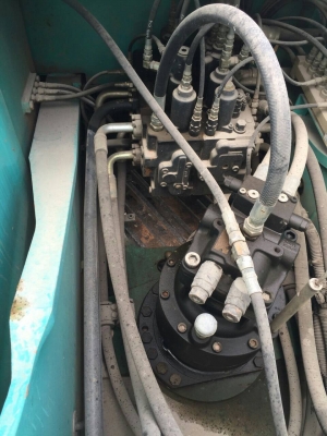 KOBELCO MARK 8 SUPER YN12 รถสวยพร้อมทำงานได้เลยครับ ใช้งาน 8,400 ชม. ภายในเก๋งสะอาดสวยครบพร้อม แอร์เย็น ภายนอกบอดี้สวยสุดๆครับ บูมอาร์มไม่มีปะ เครื่องยนต์แน่นแรงดีทำงานเร็ว ช่วงล่างเอวแน่น โรลเลอร์ใบแทรกสภาพดีโดยรวมประมาณ 80\% พร้อมใช้งาน เอกสารเล่มทะเบียน