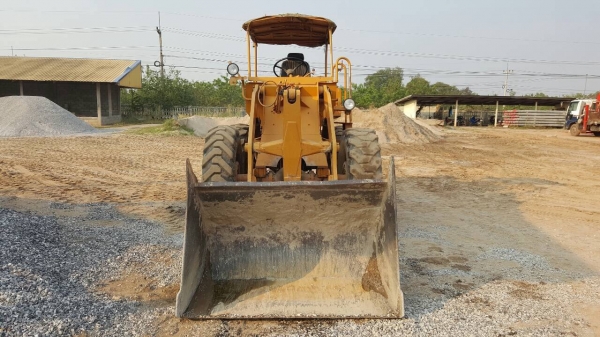 ขาย รถตัก KOMATSU JH30 สภาพพร้อมใช้งาน ยางเต็มทั้ง 4 เส้น