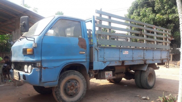 ขาย 6 ล้อ ISUZU เครื่อง 4BB1 100 แรงม้า คัสซีสวยใช้ได้ ทะเบียนพร้อม ราคาต่อรองได้