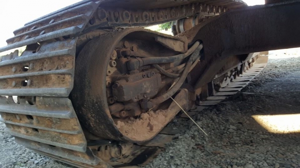 ขายรถขุดแบ็คโค kobelco 200มาร์คทรู เอวดี ปั๊มฟิตใหม่ ทำงานดีไม่โหลด ปั๊มk3v สภาพพร้อมลงงาน