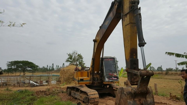 ขายรถขุดแบ็คโค kobelco 200มาร์คทรู เอวดี ปั๊มฟิตใหม่ ทำงานดีไม่โหลด ปั๊มk3v สภาพพร้อมลงงาน