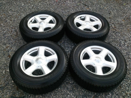 ขายแม็กยางถอดป้ายแดง ALL NEW ISUZU V-CROSS ขอบ17 ยางบริดสโตน 255/65R17 ยางสัปดาห์ที่26ปี15 ตุ่มรางๆทุกเส้นสวยๆ จำนวน 1 ชุด ขายแม็กยางถอดป้ายแดง ALL NEW ISUZU V-CROSS ขอบ17 ยางบริดสโตน 255/65R17 ยางสัปดาห์ที่26ปี15 ตุ่มรางๆทุกเส้นสวยๆ จำนวน 1 ชุด