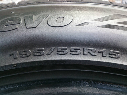 ขายาง HANKOOK 195/55R15 ยางสัปดาห์ที่32ปี12 ดอกยางเต็มไม่มีปะสวยๆ จำนวน 1 ชุด