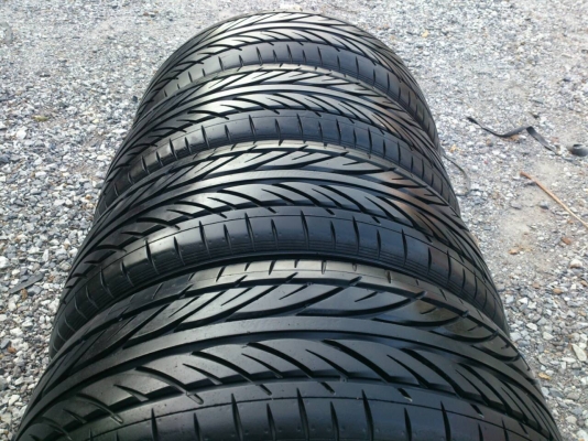 ขายาง HANKOOK 195/55R15 ยางสัปดาห์ที่32ปี12 ดอกยางเต็มไม่มีปะสวยๆ จำนวน 1 ชุด