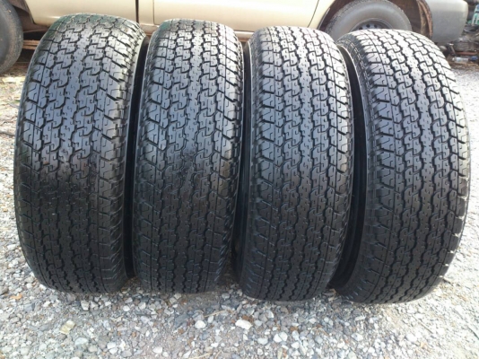 ขายยาง บริดสโตน 255/70R15 ยางปี10 ดอกยางเต็มใข้งานน้อยไม่มีปะสวยๆ จำนวน 1 ชุด