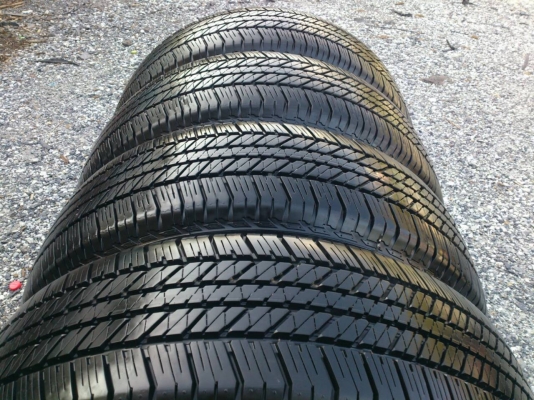 ขายยาง บริดสโตน 265/65R17 ยางสัปดาห์ที่06 ปี15 ดอกยางเต็มนิ่มหนาสดเท่ากันไม่แตกลายไม่ร้าวไม่กินข้างไม่มีปะสวยมากๆ (สภาพยาง95\%) จำนวน 1 ชุด ขายยาง บริดสโตน 265/65R17 ยางสัปดาห์ที่06 ปี15 ดอกยางเต็มนิ่มหนาสดเท่ากันไม่แตกลายไม่ร้าวไม่กินข้างไม่มีปะสวยมากๆ (สภาพยาง95\%) จำนวน 1 ชุด