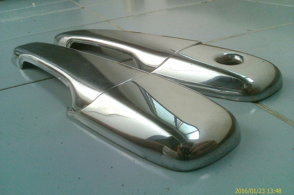 ครอบมือเปิดโคเมี่ยม mazda