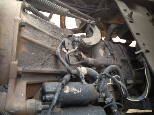 ขาย  ISUZU รถบรรทุกนำ้มัน   จุ 6,000 ลิตร รถสวยสภาพดี ขาย 580,000 บาท