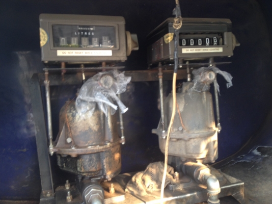 ขาย  ISUZU รถบรรทุกนำ้มัน   จุ 6,000 ลิตร รถสวยสภาพดี ขาย 580,000 บาท