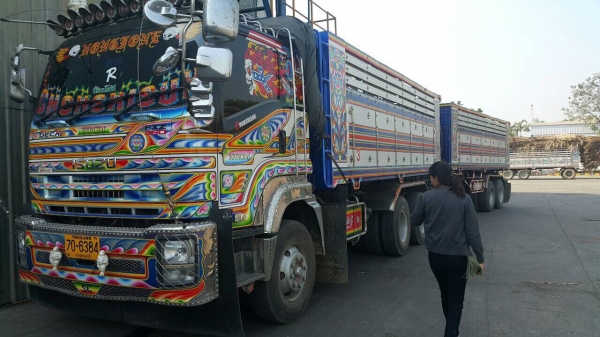 ขาย 360 ปี 54 พ่วงแม่ลูกดั้มมิเนียม อู่ ซุนชัย จะซื้อสดหรือผ่อนก็ได้ครับ เรามีไฟแน้นไว้บริการลูกค้าซื้อผ่อนครับ