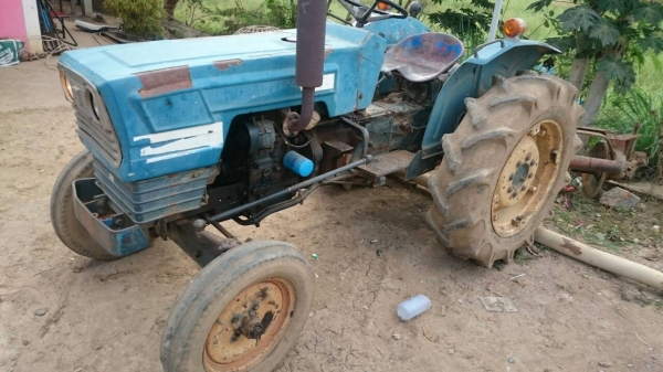 ขายรถไถนา มิสซู 25 แรง เครื่องดีสตาสติดง่าย เกียร์ดี หางไวไม่ตก พร้อมผานพรวน พร้อมใช้งาน ราคาคุยกันได้ครับ