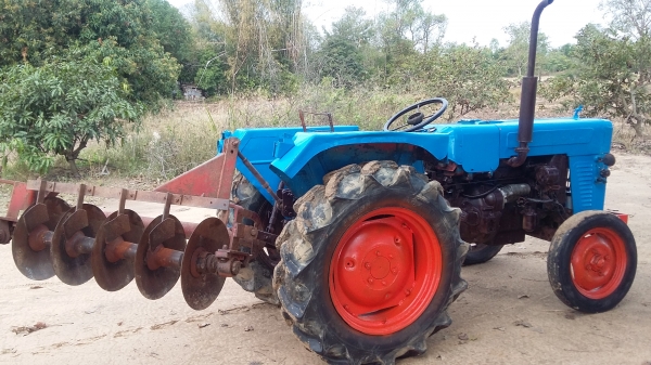 จัดส่ง จ.ปทุมธานี ขอบคุณครับ ขายรถไถแชมป์ 25แรง พร้อมผาน5 พร้อมใช้งาน