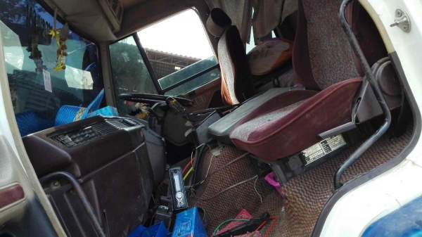 สิบล้อมือสอง/ Mitsubishi FN527M- TF1295/ 220 Bo สวยเต็มพร้อมใช้