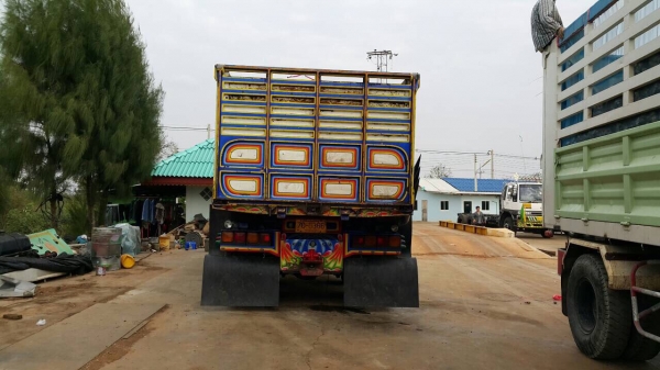 ขายด่วนสิบล้อดั้มสองเพลา ปี49 เดกก้า270แรง ยูโรทูเครื่องดำสภาพสวยพร้อมใช้ ขายด่วนสิบล้อดั้มสองเพลา ปี49 เดกก้า270แรง ยูโรทูเครื่องดำสภาพสวยพร้อมใช้