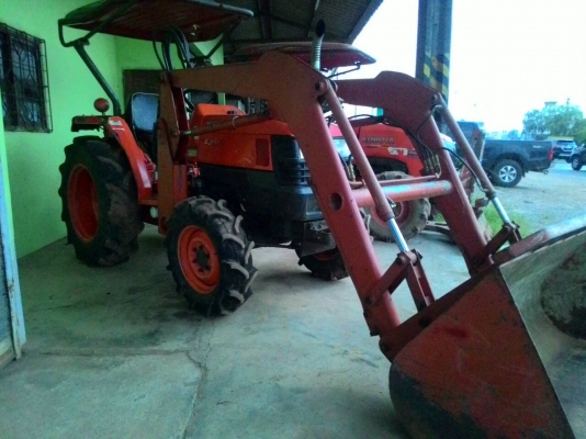 ขาย KUBOTA L3408 พร้อมบุ้งกี๋ สภาพเดิมๆพร้อมใช้งาน อ.แกลง ระยอง  0818618678,0899347475