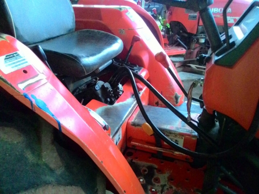 ขาย KUBOTA L3408 พร้อมบุ้งกี๋ สภาพเดิมๆพร้อมใช้งาน อ.แกลง ระยอง  0818618678,0899347475