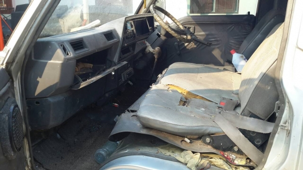 ขายรถตู้นิสสัน จดทะเบียนปี38 เครื่องไม่ติด ขายตามสภาพ