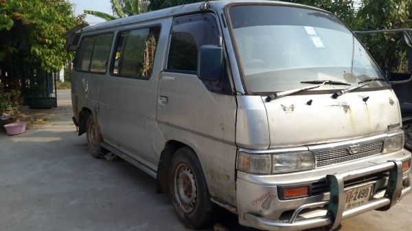 ขายรถตู้นิสสัน จดทะเบียนปี38 เครื่องไม่ติด ขายตามสภาพ