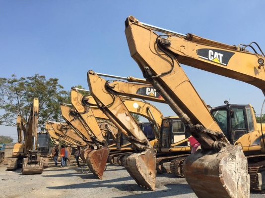 ขายรถแบคโฮ CAT 320C มี 5 คัน ราคาคันละ 1,150,000 บาท CAT320B มี 1 คัน ราคา 1,000,000 บาท  CAT320 v2 มี 7 คันให้เลือก ราคา 950,000 บาท เล่มทะเบียน