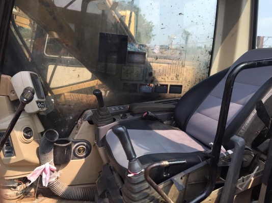 ขายรถแบคโฮ CAT 320C มี 5 คัน ราคาคันละ 1,150,000 บาท CAT320B มี 1 คัน ราคา 1,000,000 บาท  CAT320 v2 มี 7 คันให้เลือก ราคา 950,000 บาท เล่มทะเบียน