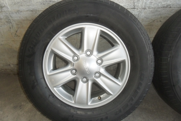 ล้อแม็ก16นิ้ว6รู อีซูสุ  พร้อมยาง สวยๆ 4 ล้อ ราคา 7900 บาท