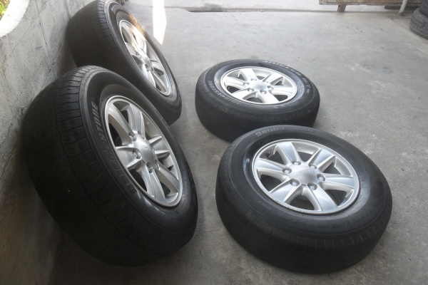 ล้อแม็ก16นิ้ว6รู อีซูสุ  พร้อมยาง สวยๆ 4 ล้อ ราคา 7900 บาท