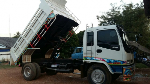 ขายด่วน รถ 6 ล้อด้ำ