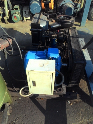 ปั๊มลมสกรู 15 แรงพร้อมถังเหมาะกับท่านที่ต้องการใช้ลมความจุเยอะๆสนใจสอบถามโทร 0985700161