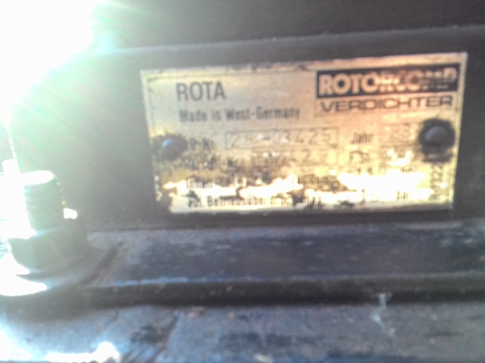 ปั๊มลมสกรู 15 แรงพร้อมถังเหมาะกับท่านที่ต้องการใช้ลมความจุเยอะๆสนใจสอบถามโทร 0985700161