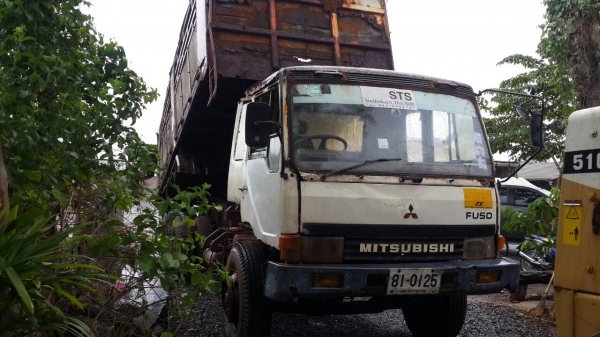 ขาย MITSUBISHI FN527 TD4XXX สภาพพร้อมใช้งาน เครื่องดี ยางพอใช้ ดั้มสองเพลา เอกสารพร้อมโอน